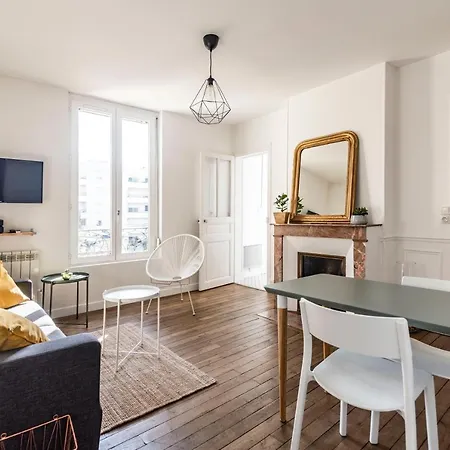 Appartement Cosy A 10 Min A Pieds De La Gare Reims Exterior photo