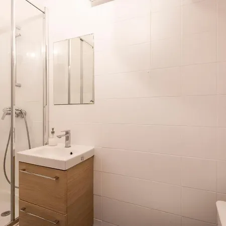 Appartement Cosy A 10 Min A Pieds De La Gare Reims Exterior photo